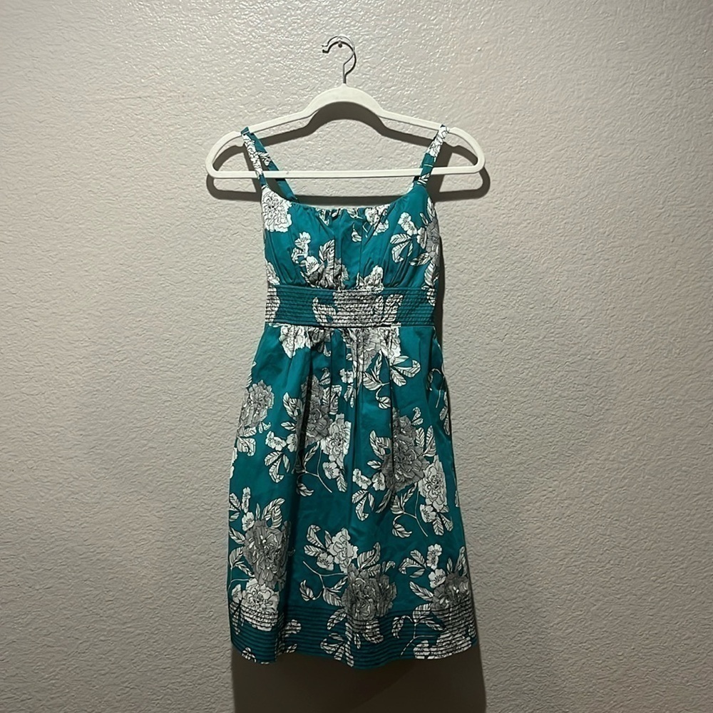 Dress Barn Women's Green Floral Dress Sz 8P Green White Mini Dress Vacay TC0136